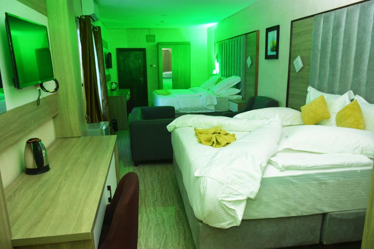 Vacation Villa Hotels And Suites Asaba Exterior photo